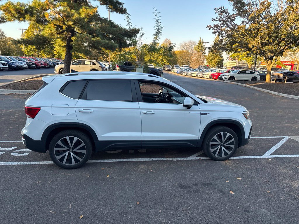 Used 2023 Volkswagen Taos SE FWD image 5