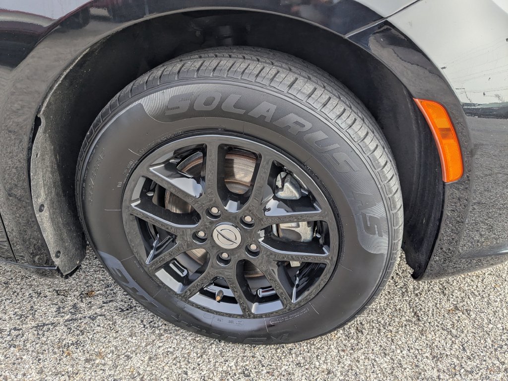 Used 2024 Chrysler Pacifica Touring-L FWD image 23
