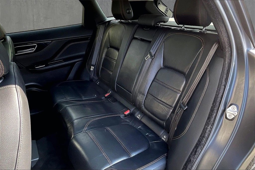 Used 2017 Jaguar F-PACE Prestige image 22