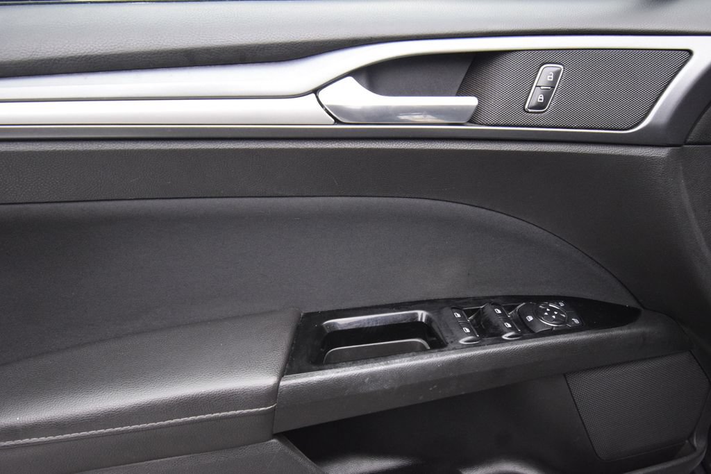 Used 2014 Ford Fusion SE FWD image 20