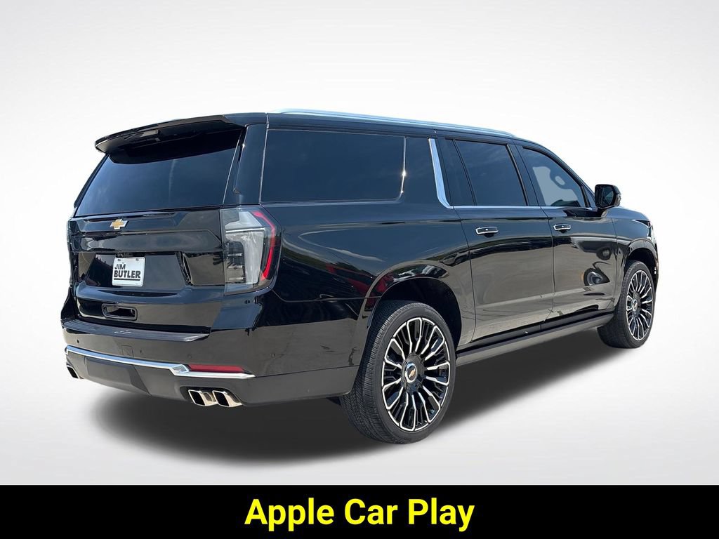 Used 2026 Chevrolet Suburban High Country AWD/4WD image 9