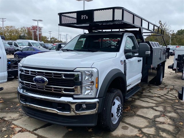New 2024 Ford F550 4x4 Regular Cab Super Duty image 3