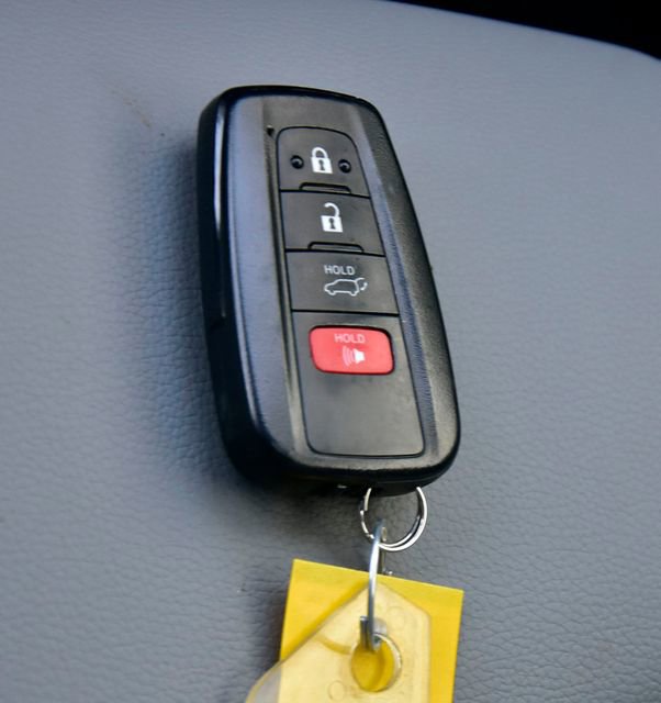 Used 2023 Toyota Highlander Bronze Edition image 31