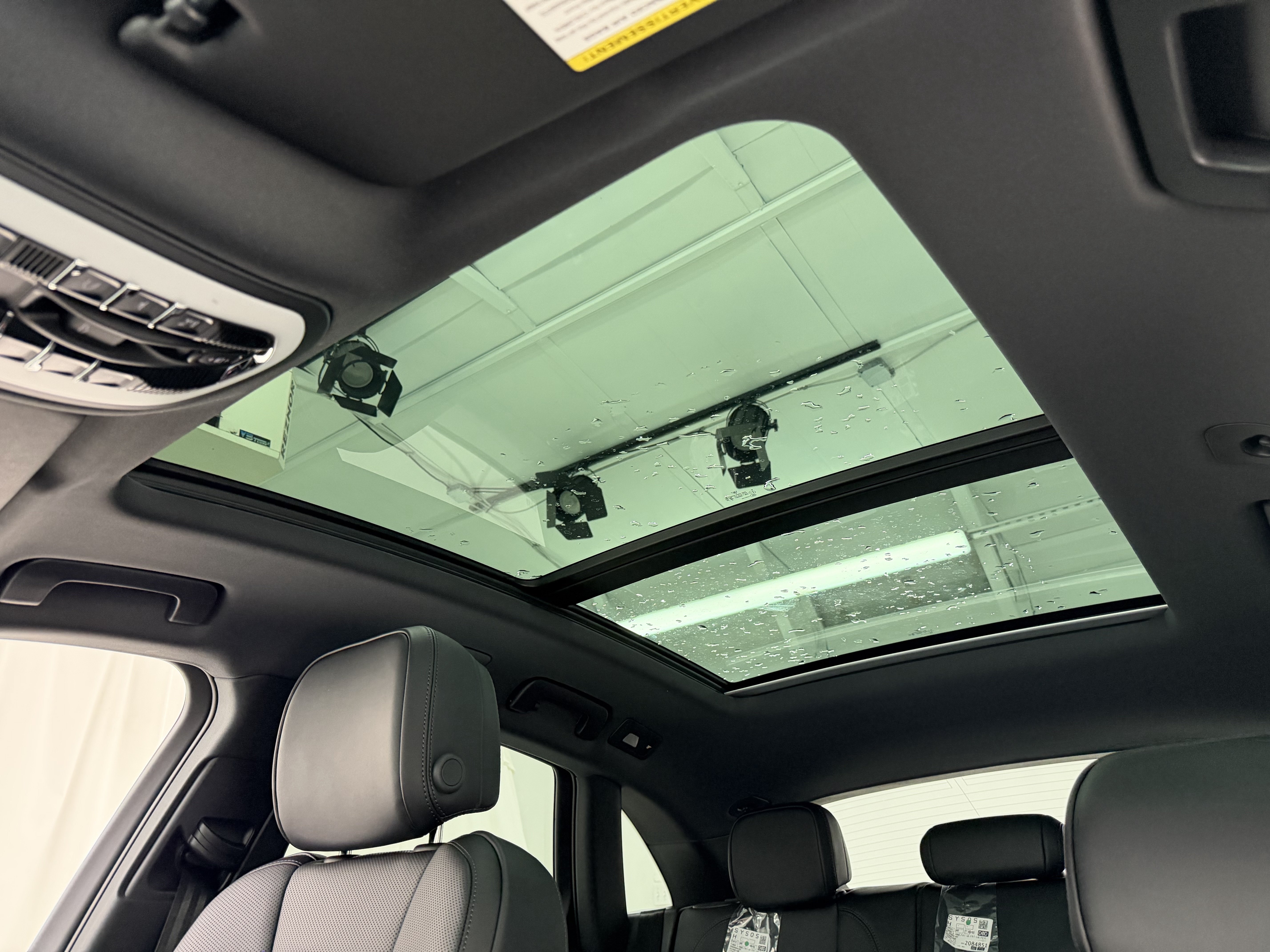 Certified 2026 Porsche Macan AWD/4WD image 35