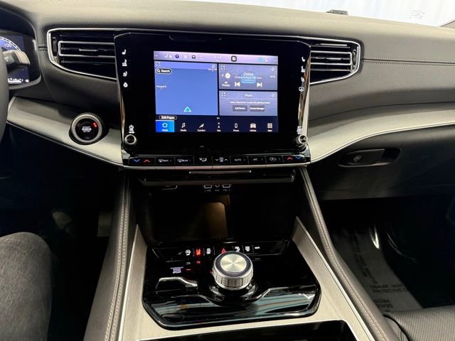 Used 2025 Jeep Wagoneer L Series II w/ 8-pass Seating Package AWD/4WD image 20