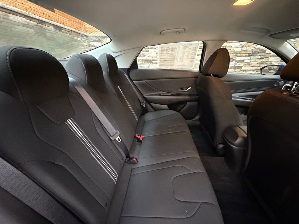 Certified 2023 Hyundai Elantra SEL w/ Convenience Package image 30