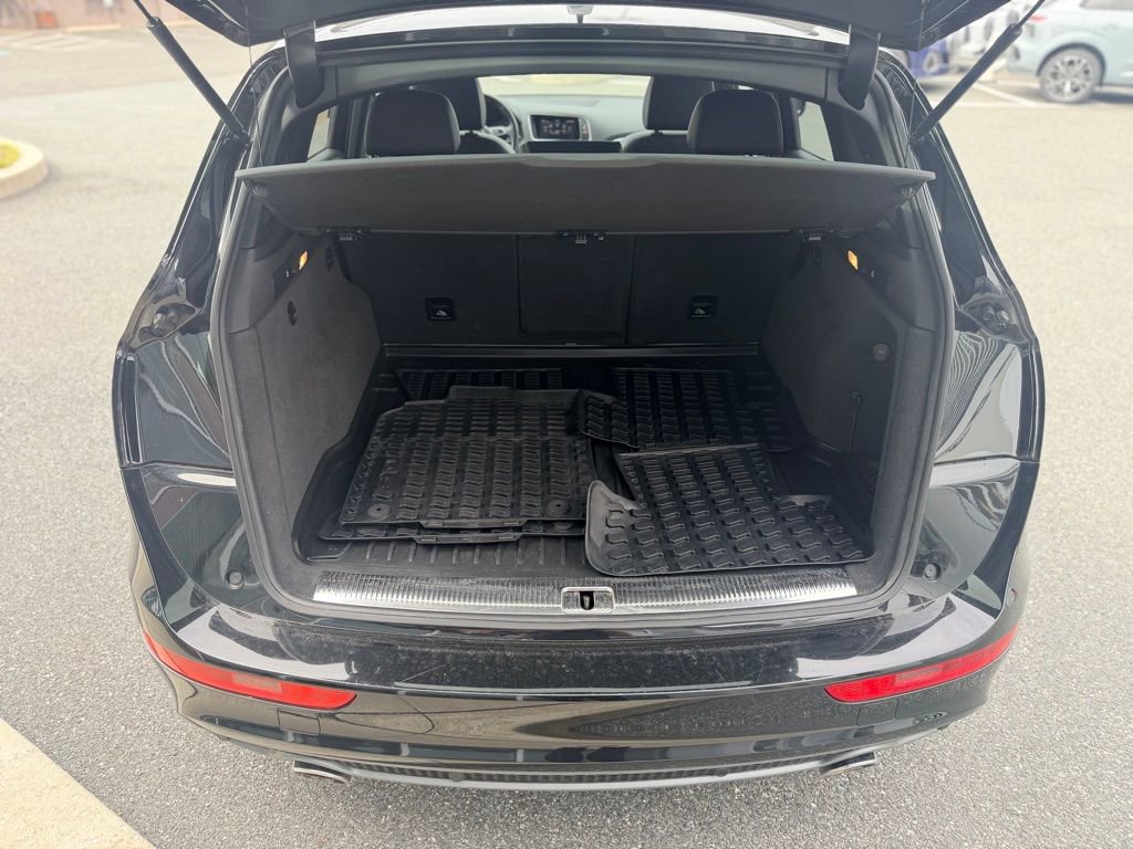 Used 2017 Audi Q5 2.0T Premium Plus w/ Technology Package image 17