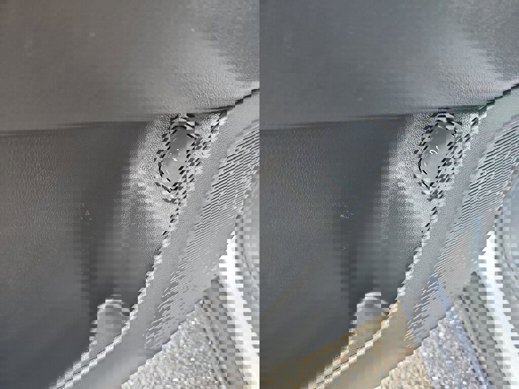 Used 2025 Chevrolet Equinox RS image 10