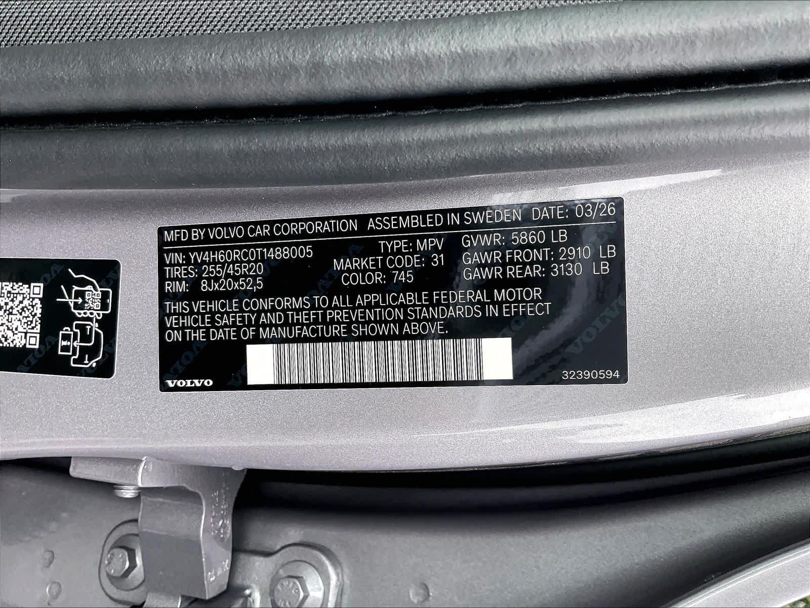 New 2026 Volvo XC60 T8 Plus w/ Climate Package PRO AWD/4WD image 35