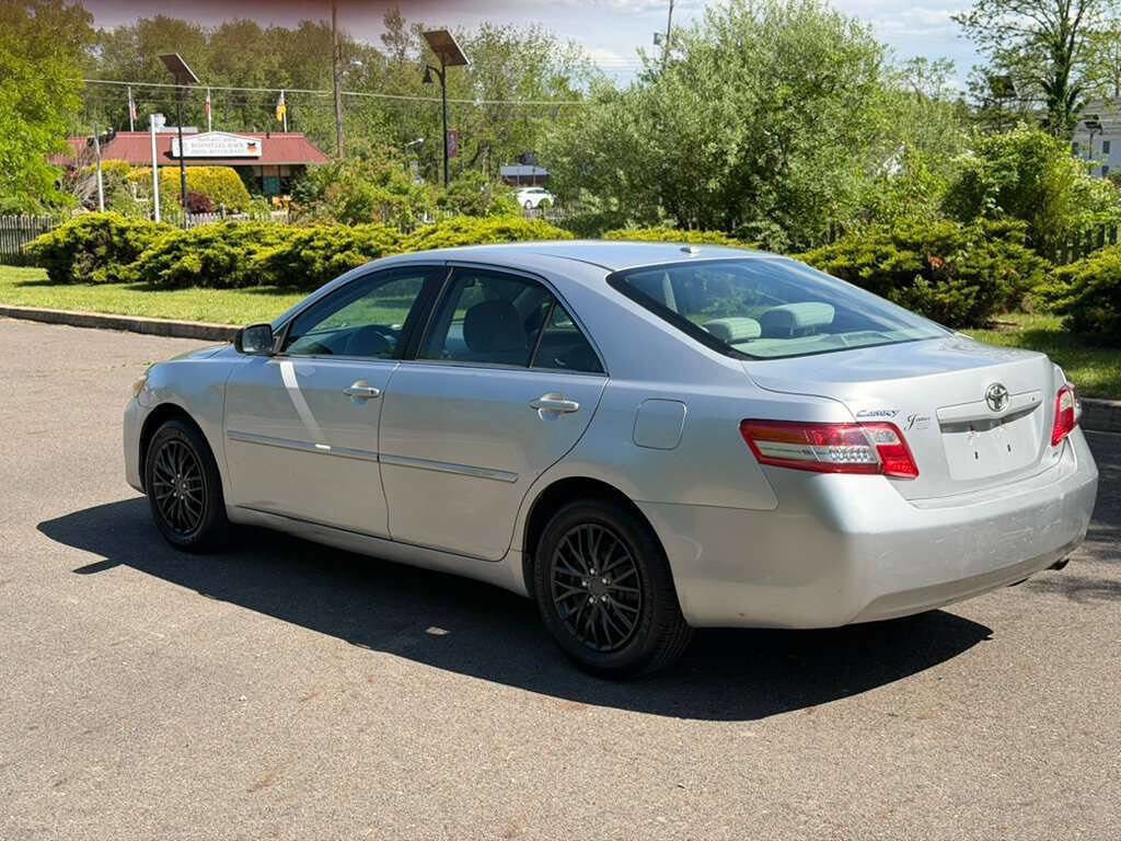 Used 2011 Toyota Camry LE FWD image 5