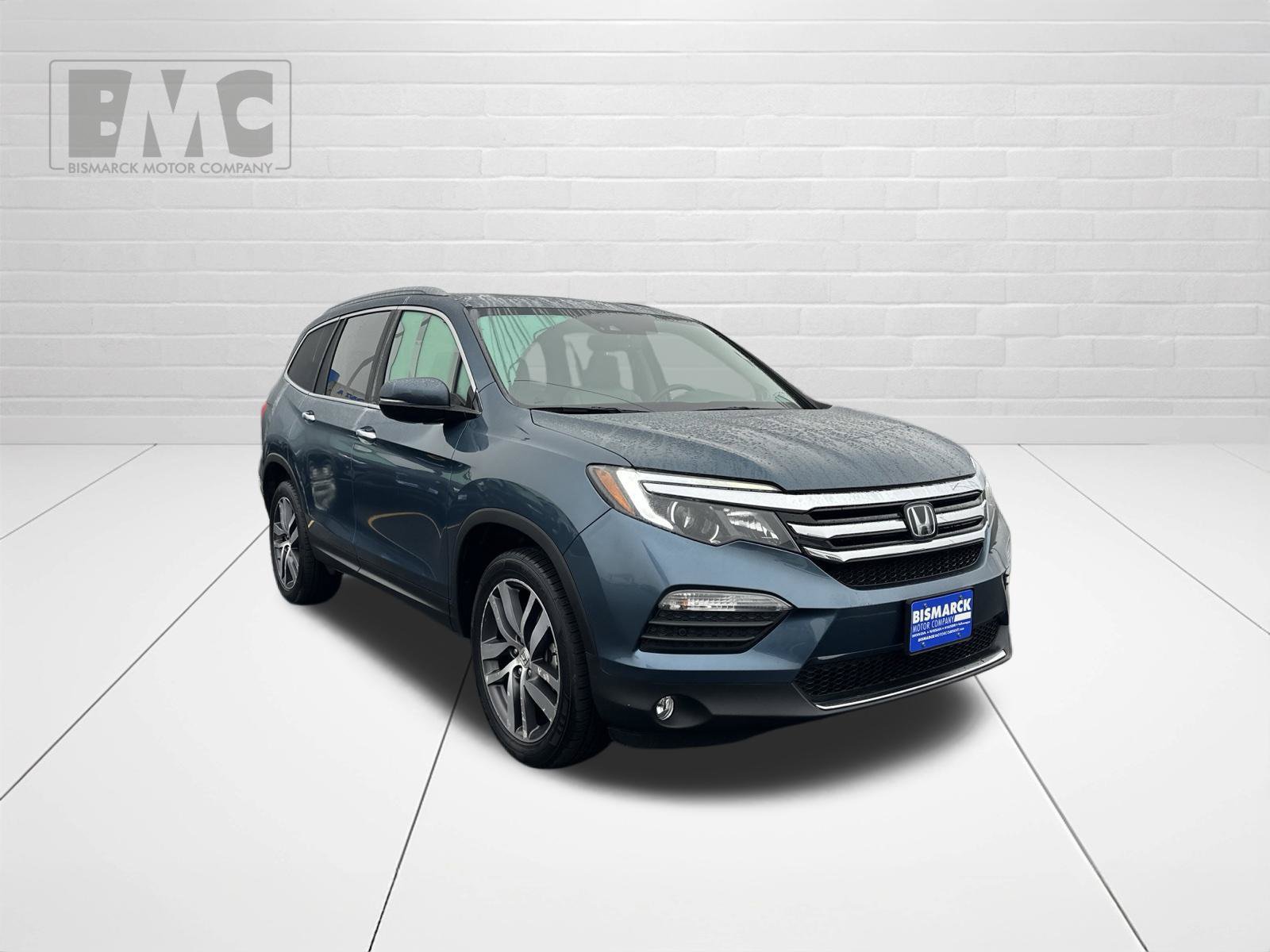 Used 2017 Honda Pilot Elite image 2