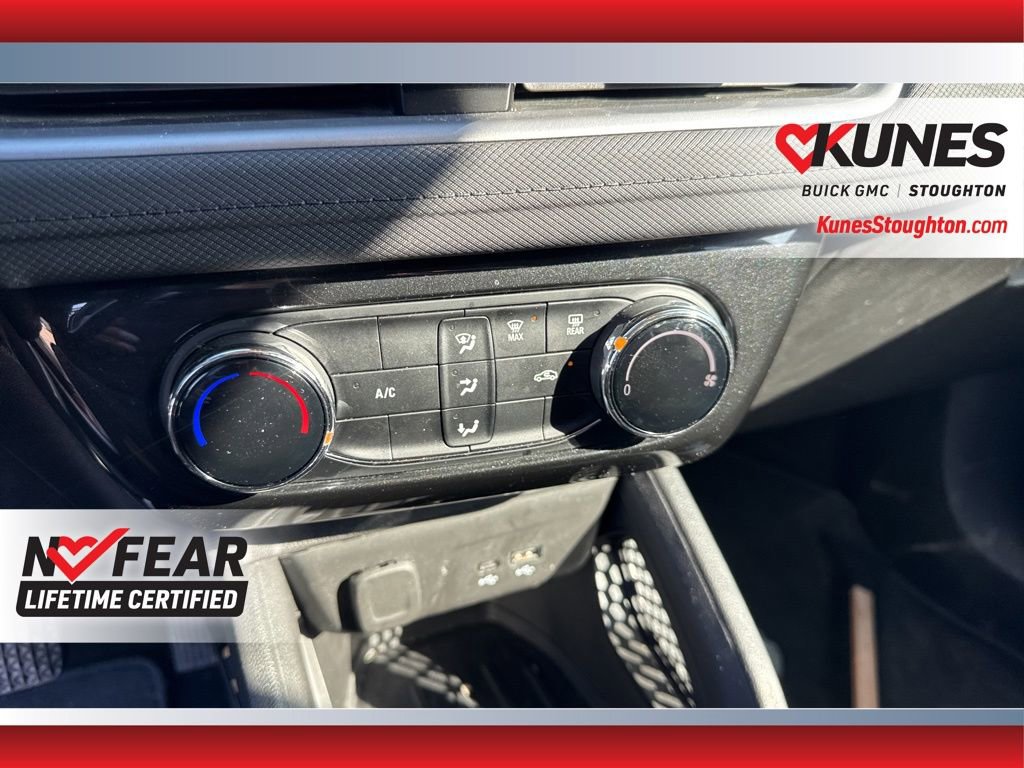 Used 2025 Chevrolet TrailBlazer LT w/ Driver Confidence Package image 31