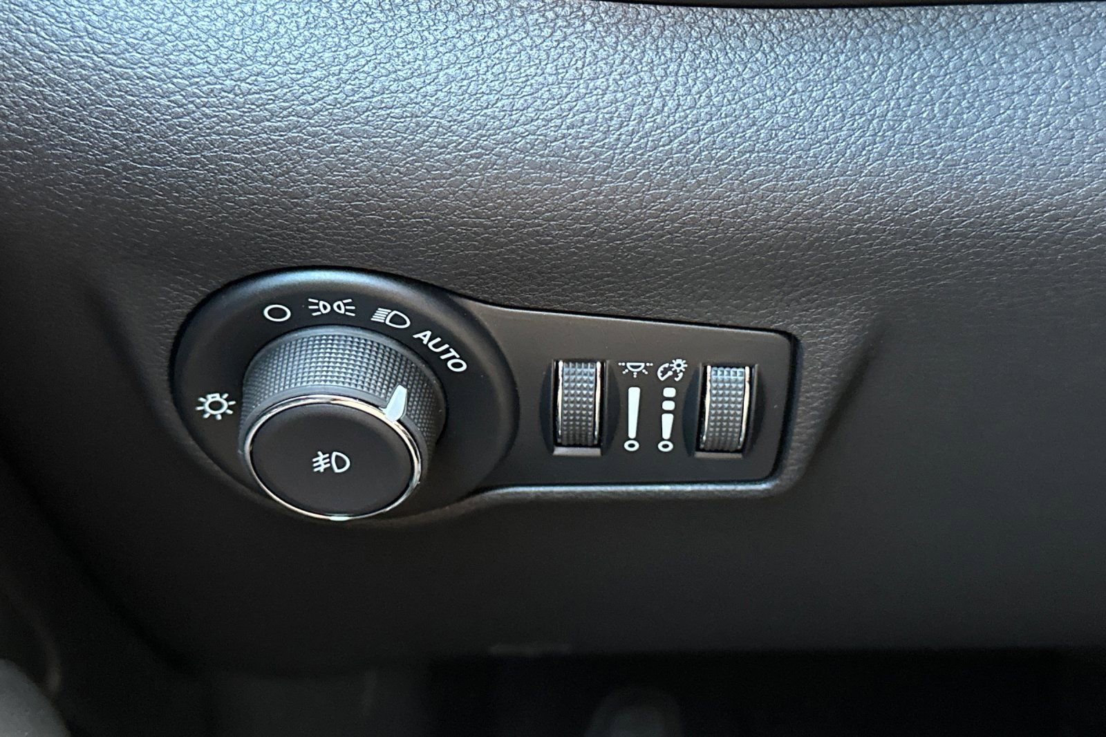 New 2026 Jeep Compass Latitude image 22