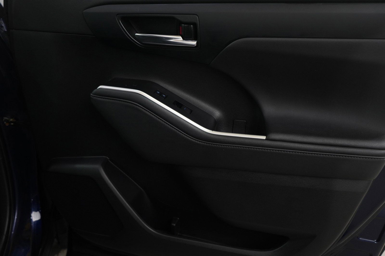 Used 2022 Toyota Highlander XLE image 9