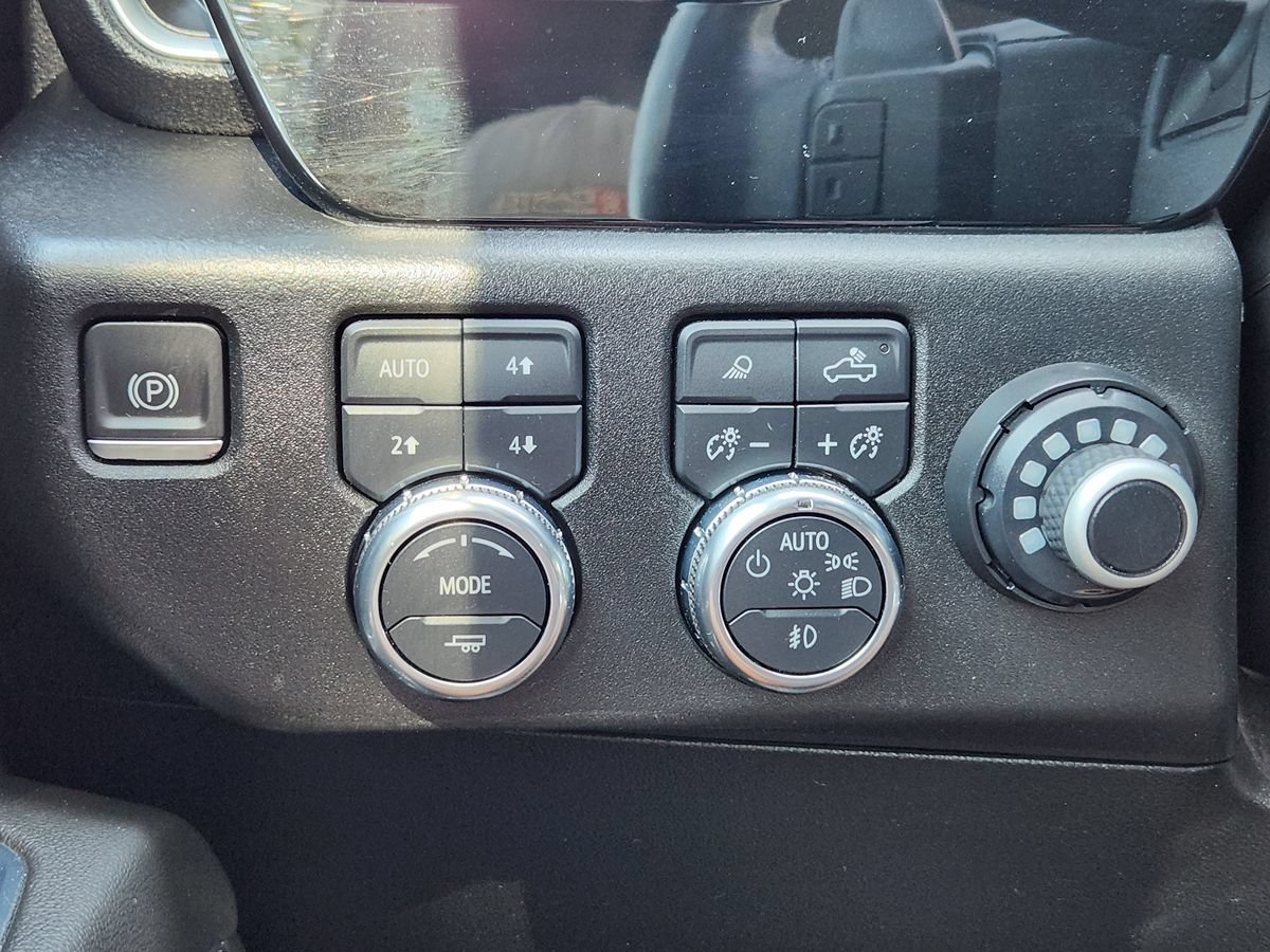 Used 2022 GMC Sierra 1500 SLT AWD/4WD image 42
