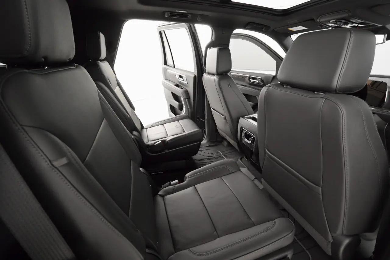 Used 2026 Chevrolet Tahoe Z71 w/ Comfort Package image 27