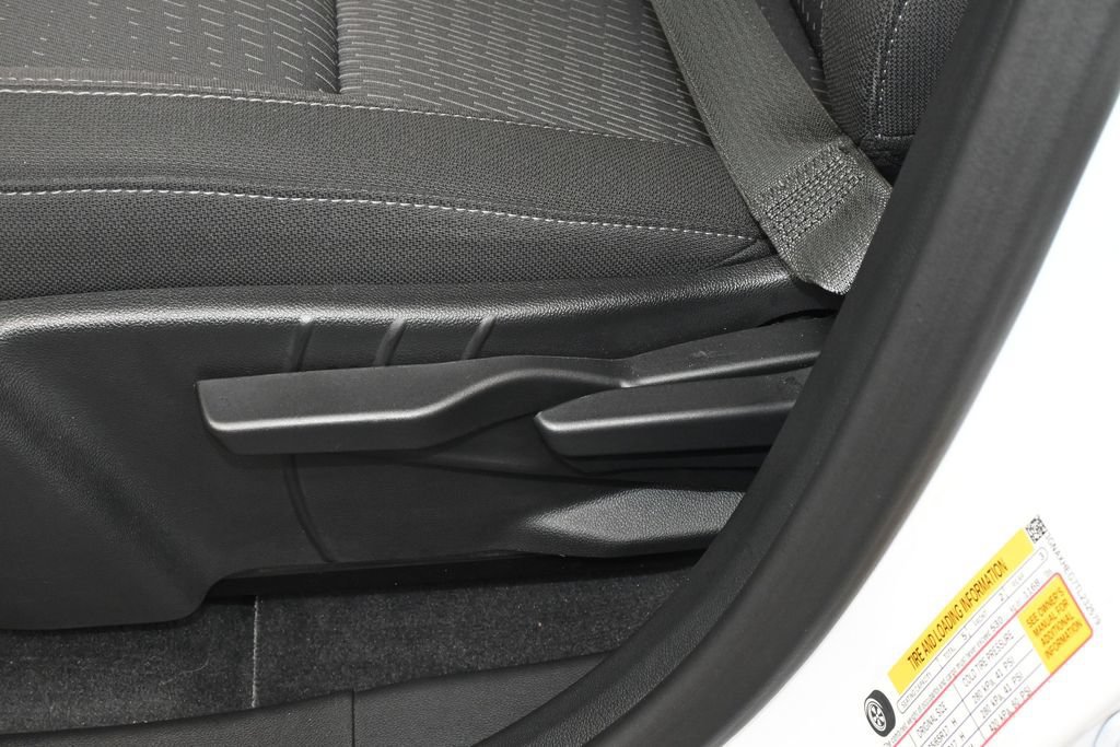 Used 2026 Chevrolet Equinox LT FWD image 12