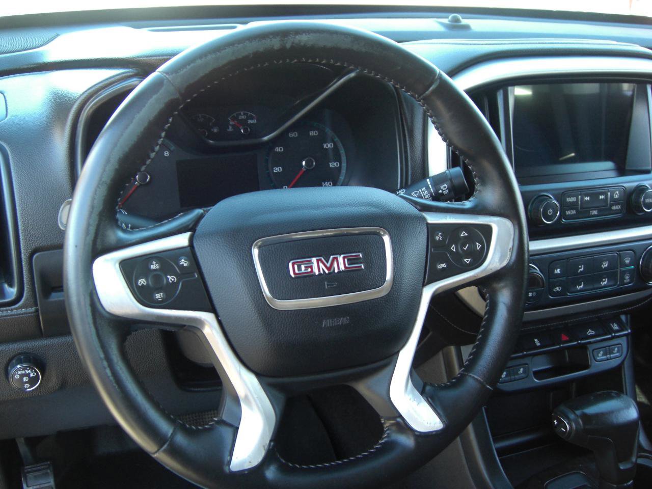 Used 2018 GMC Canyon SLT w/ Driver Alert Package image 11