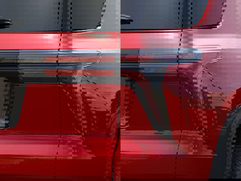 New 2025 Chevrolet Traverse LT image 50