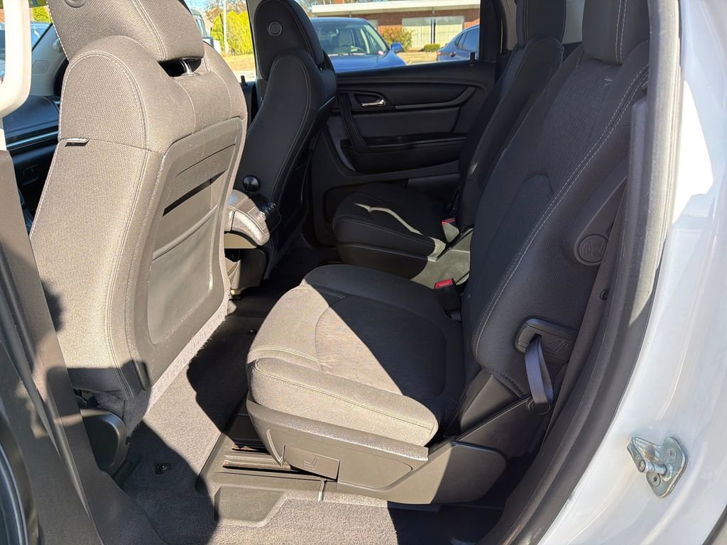 Used 2014 GMC Acadia SLE image 28