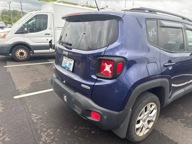 Used 2017 Jeep Renegade Latitude w/ Advanced Technology Group AWD/4WD image 15