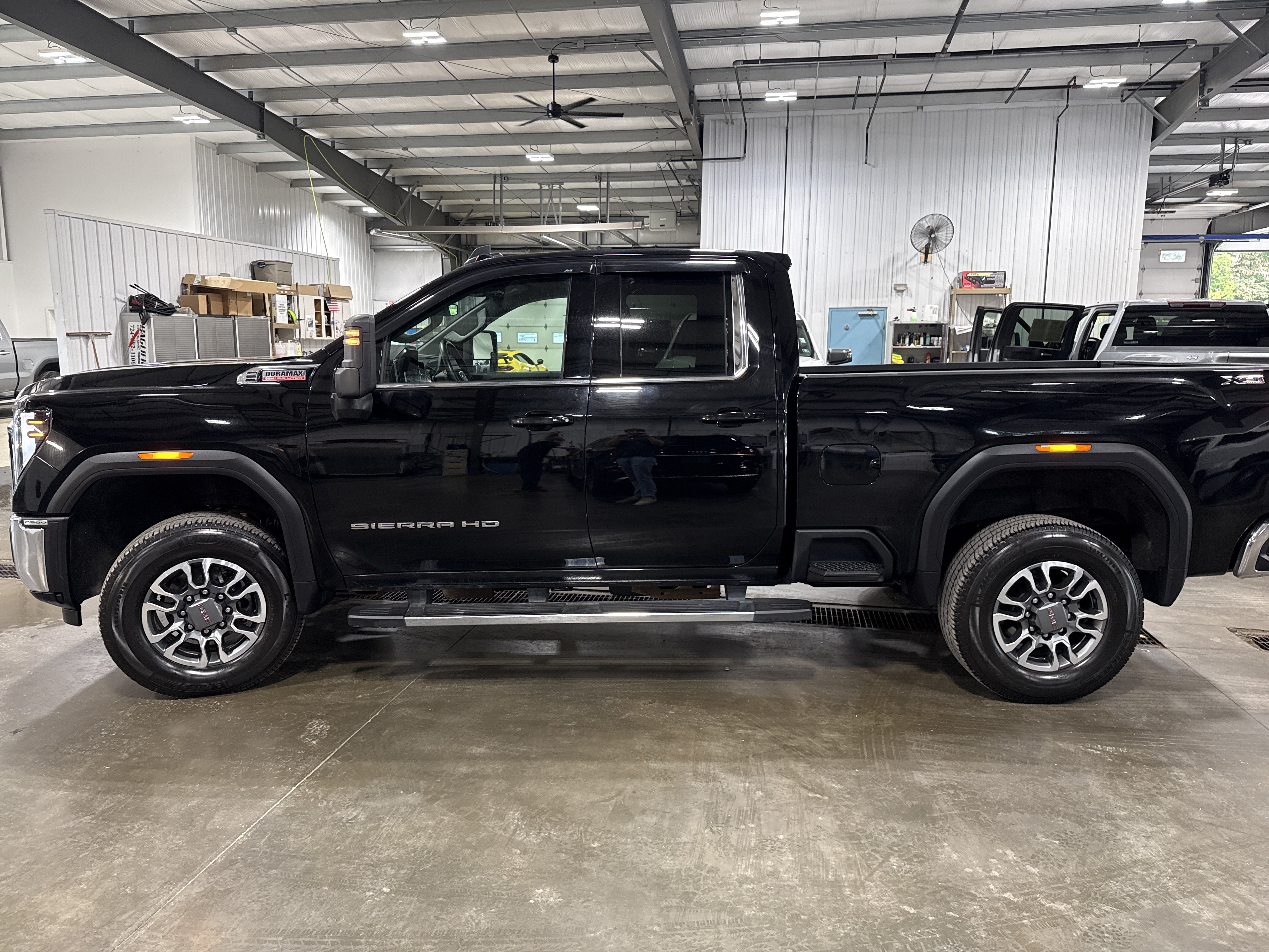 Used 2025 GMC Sierra 2500 SLE w/ Preferred Package AWD/4WD image 5