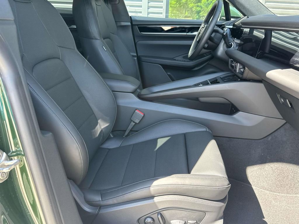 New 2026 Porsche Macan Electric image 16