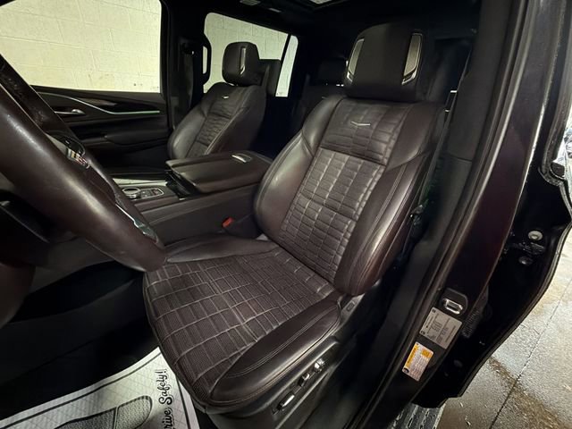 Certified 2022 Cadillac Escalade ESV Premium Luxury Platinum w/ Heavy-Duty Trailer Package AWD/4WD image 11