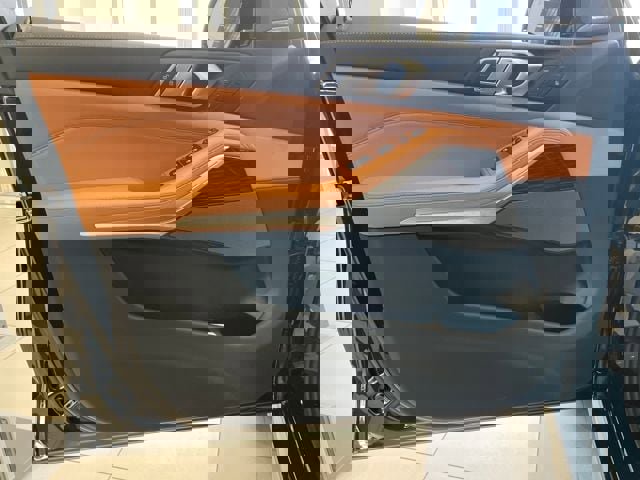 New 2026 BMW X5 xDrive40i w/ Executive Package image 9