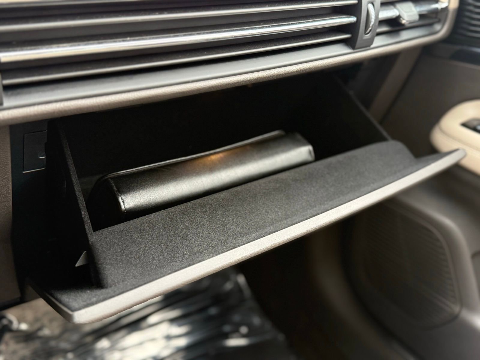 Used 2022 Lincoln Corsair AWD w/ Premium Package image 30