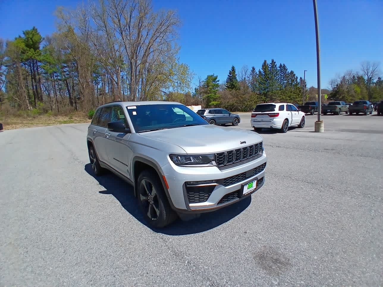 New 2026 Jeep Grand Cherokee Limited w/ Limited Altitude Package AWD/4WD image 3