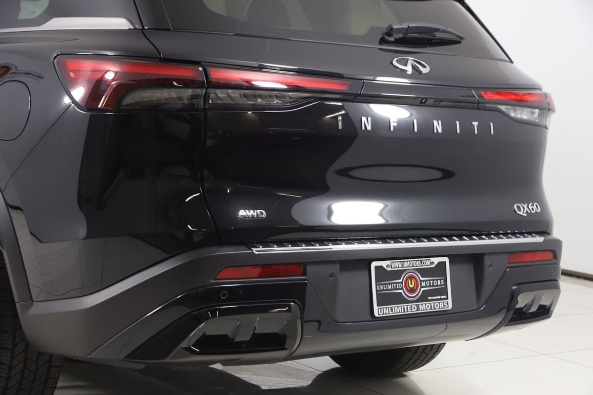 Used 2023 INFINITI QX60 Luxe w/ Cargo Package AWD/4WD image 24