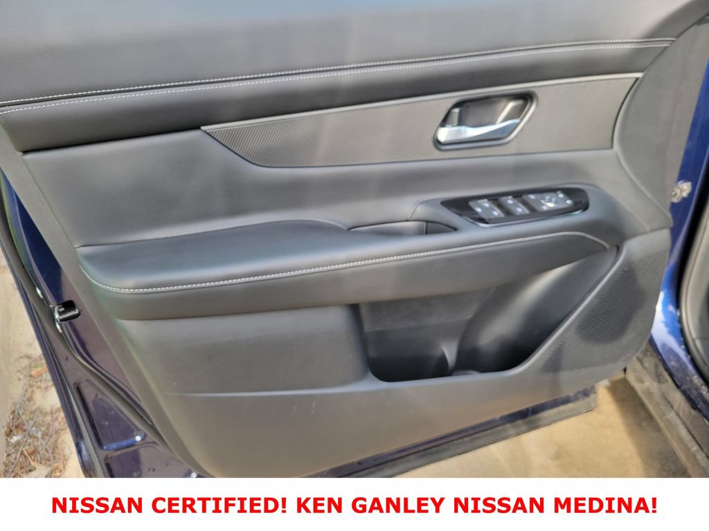 Certified 2025 Nissan Murano SV AWD/4WD image 38