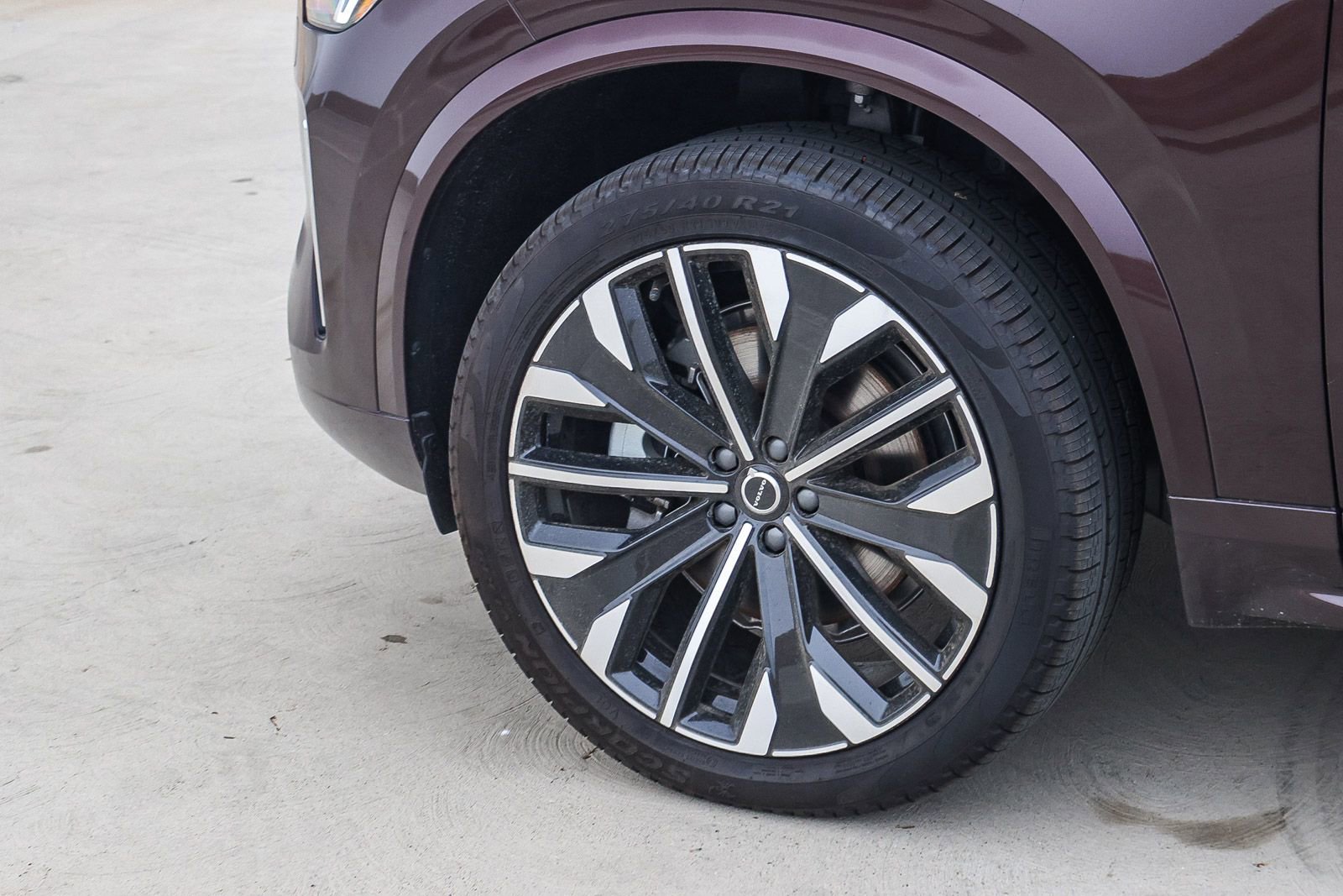 New 2025 Volvo XC90 B6 Core w/ Climate Package image 9