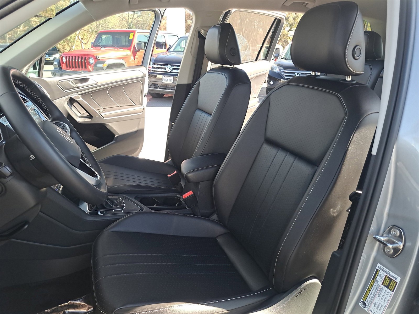 Used 2022 Volkswagen Tiguan SE image 17