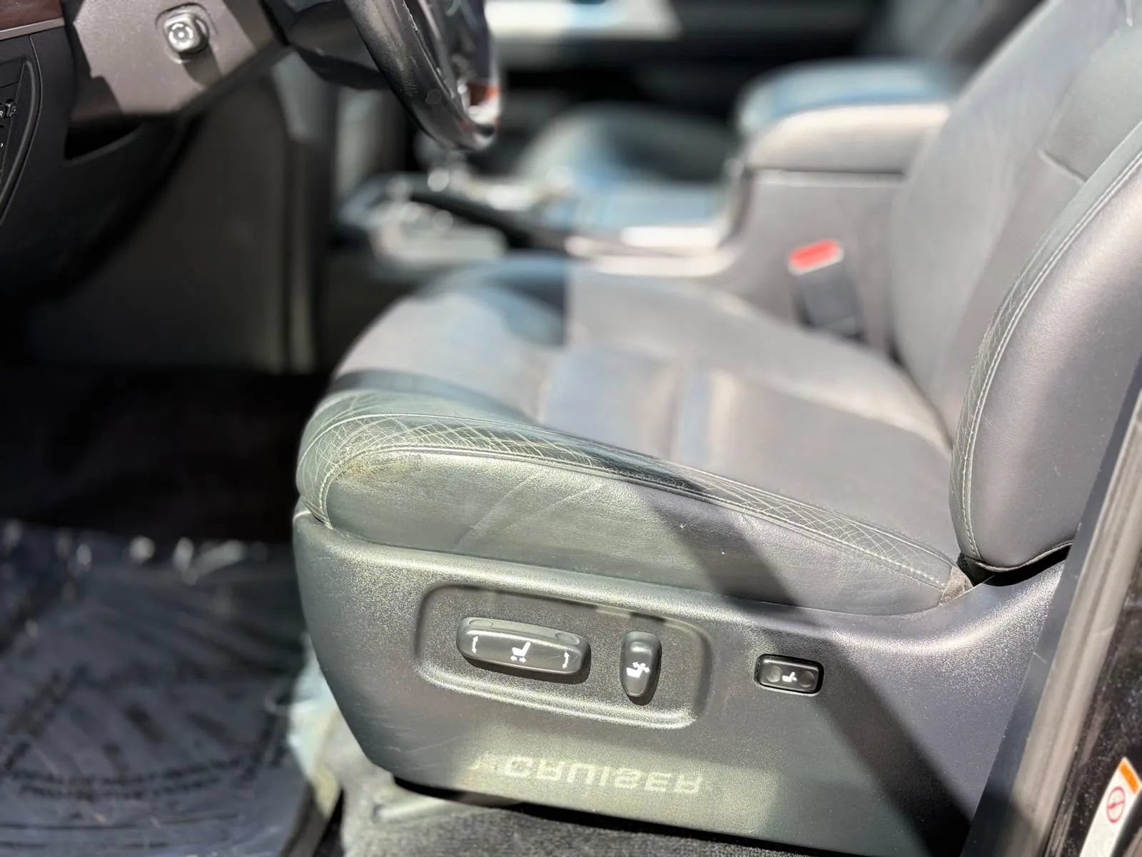 Used 2016 Toyota Land Cruiser w/ Four Season Floor Mat Package AWD/4WD image 9