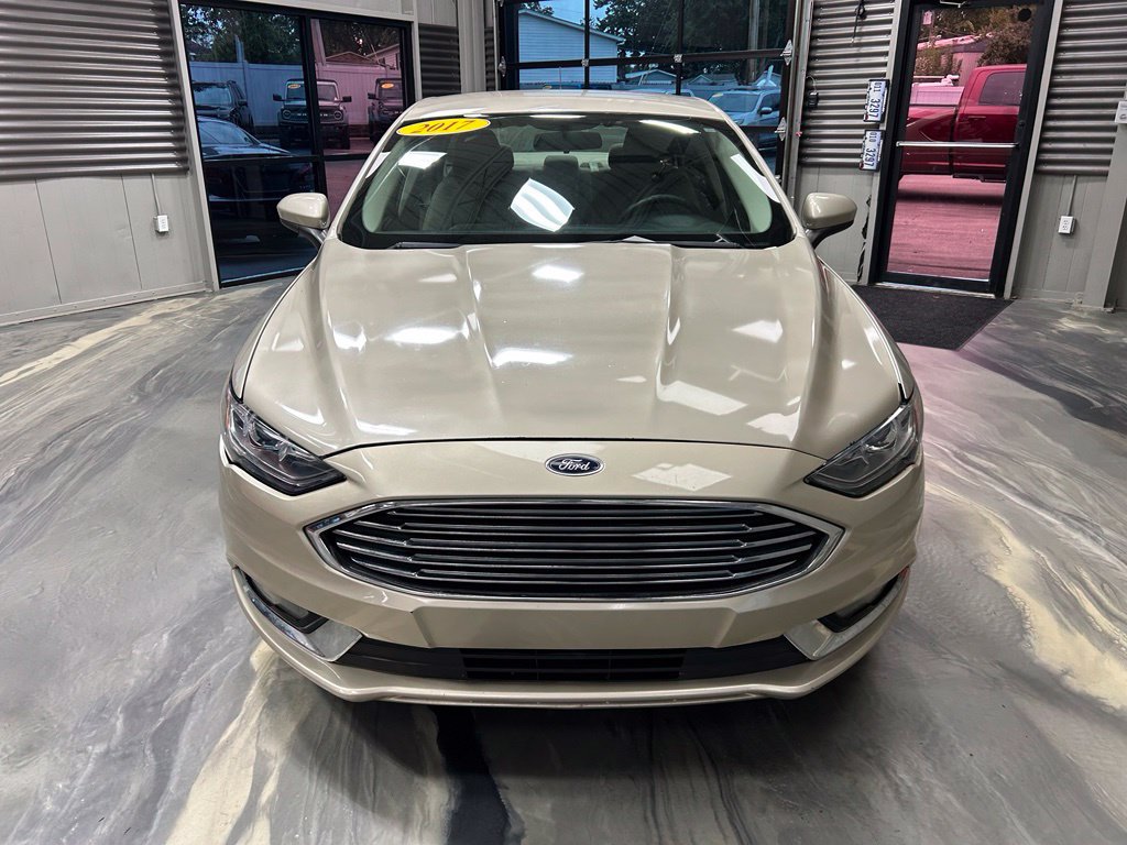 Used 2017 Ford Fusion SE FWD image 33