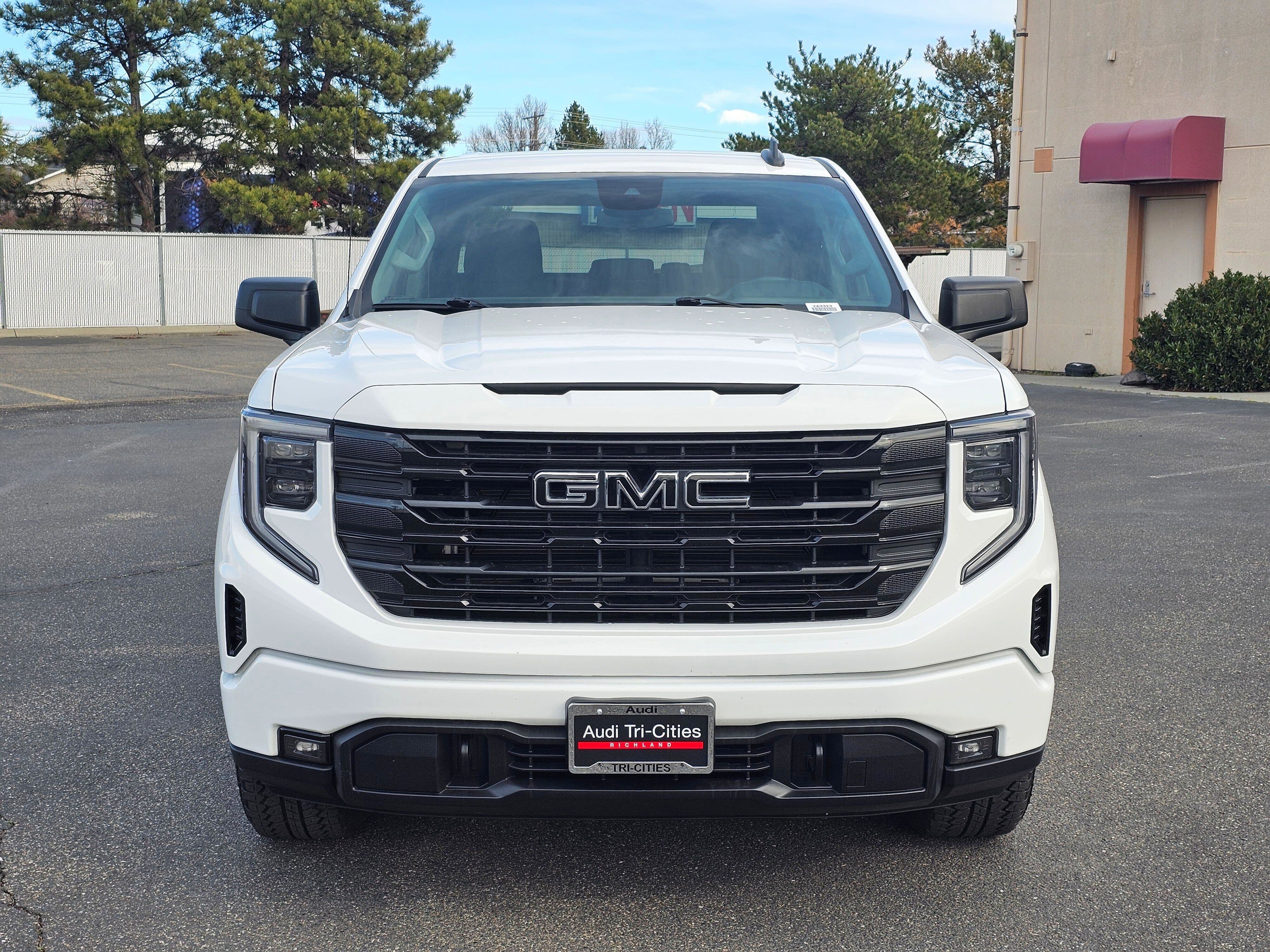 Used 2024 GMC Sierra 1500 Elevation w/ LPO, Elevation Black Package image 6