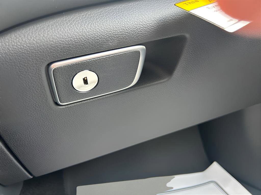 New 2025 Genesis G70 2.5T image 30