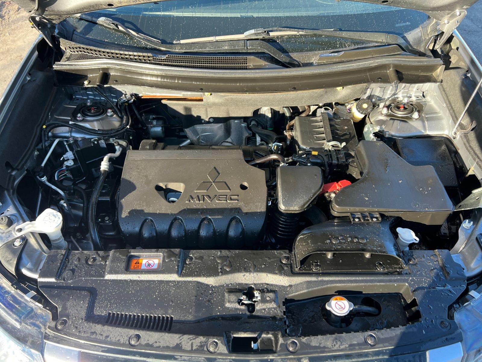 Used 2020 Mitsubishi Outlander SE image 34