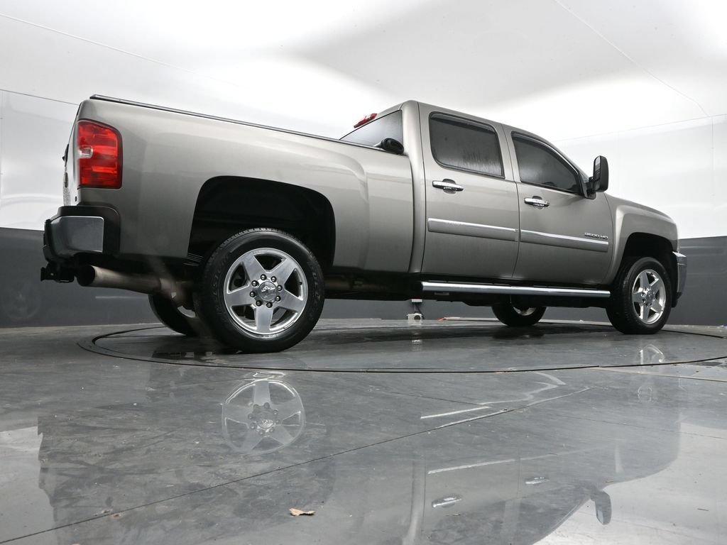 Used 2013 Chevrolet Silverado 2500 LT w/ Custom Sport Truck Package RWD image 35
