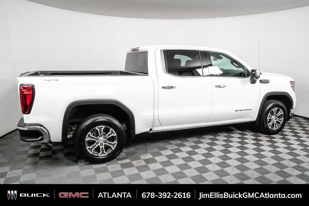 Used 2025 GMC Sierra 1500 SLT image 2