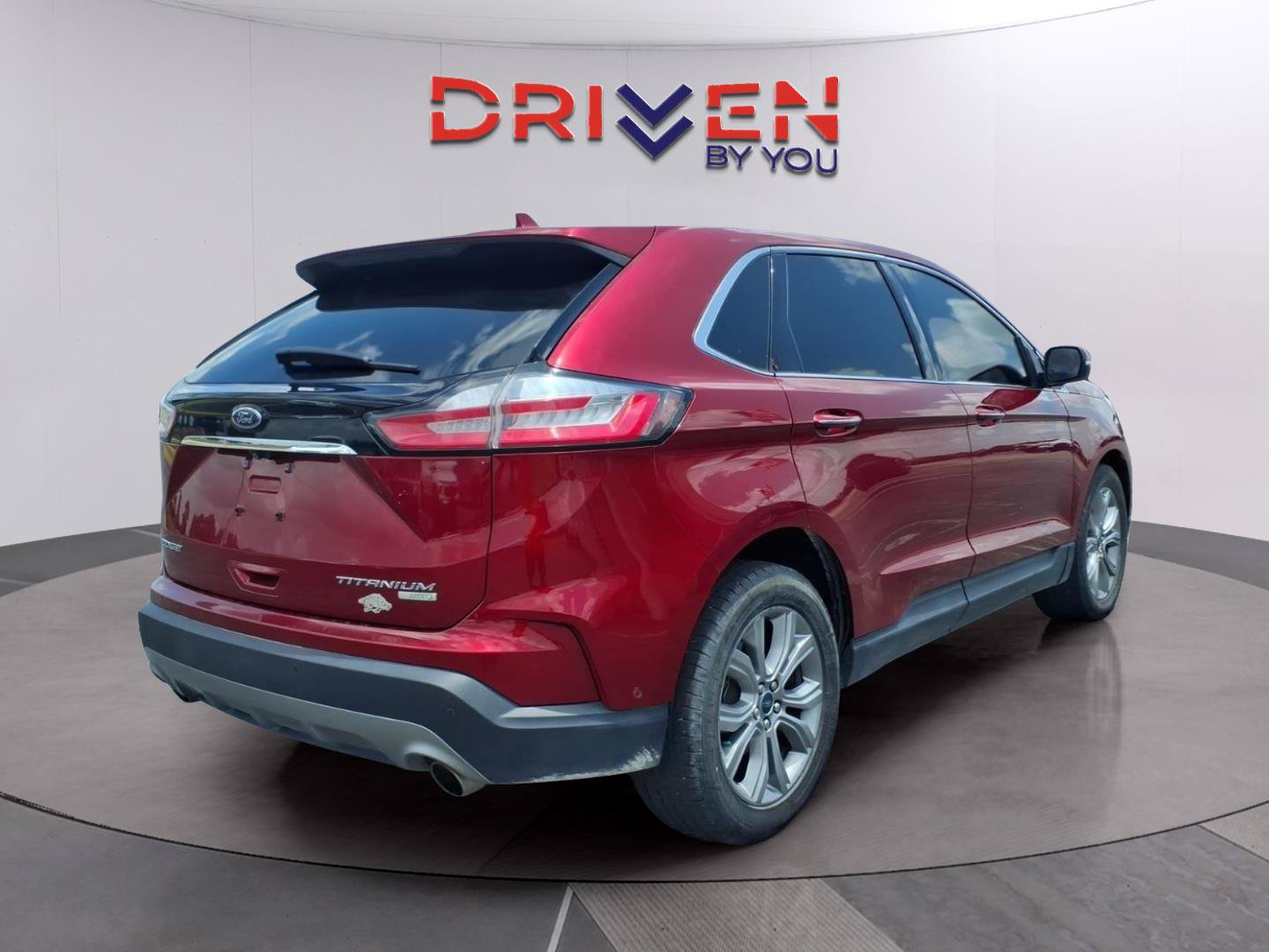 Used 2019 Ford Edge Titanium w/ Equipment Group 301A FWD image 5