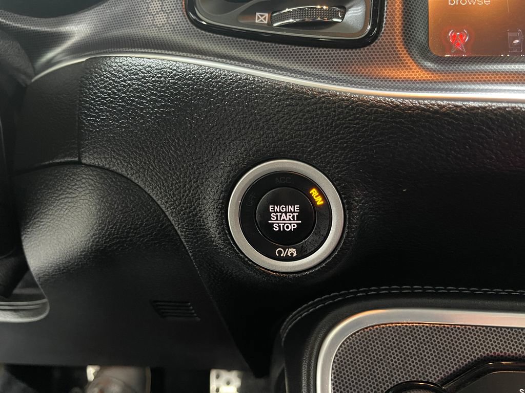 Used 2016 Dodge Challenger R/T Scat Pack w/ Leather Interior Group image 19