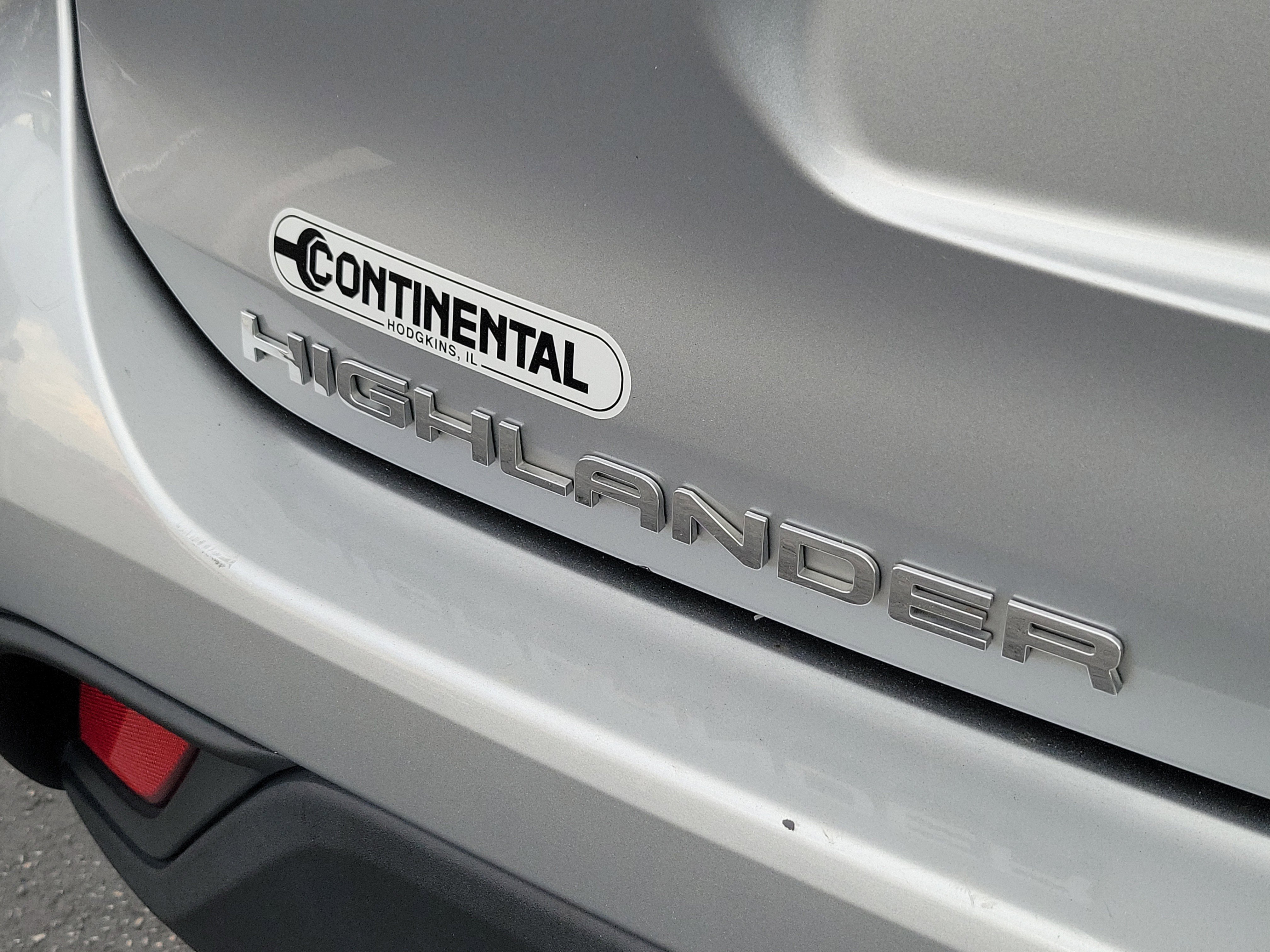 Used 2022 Toyota Highlander LE AWD/4WD image 8