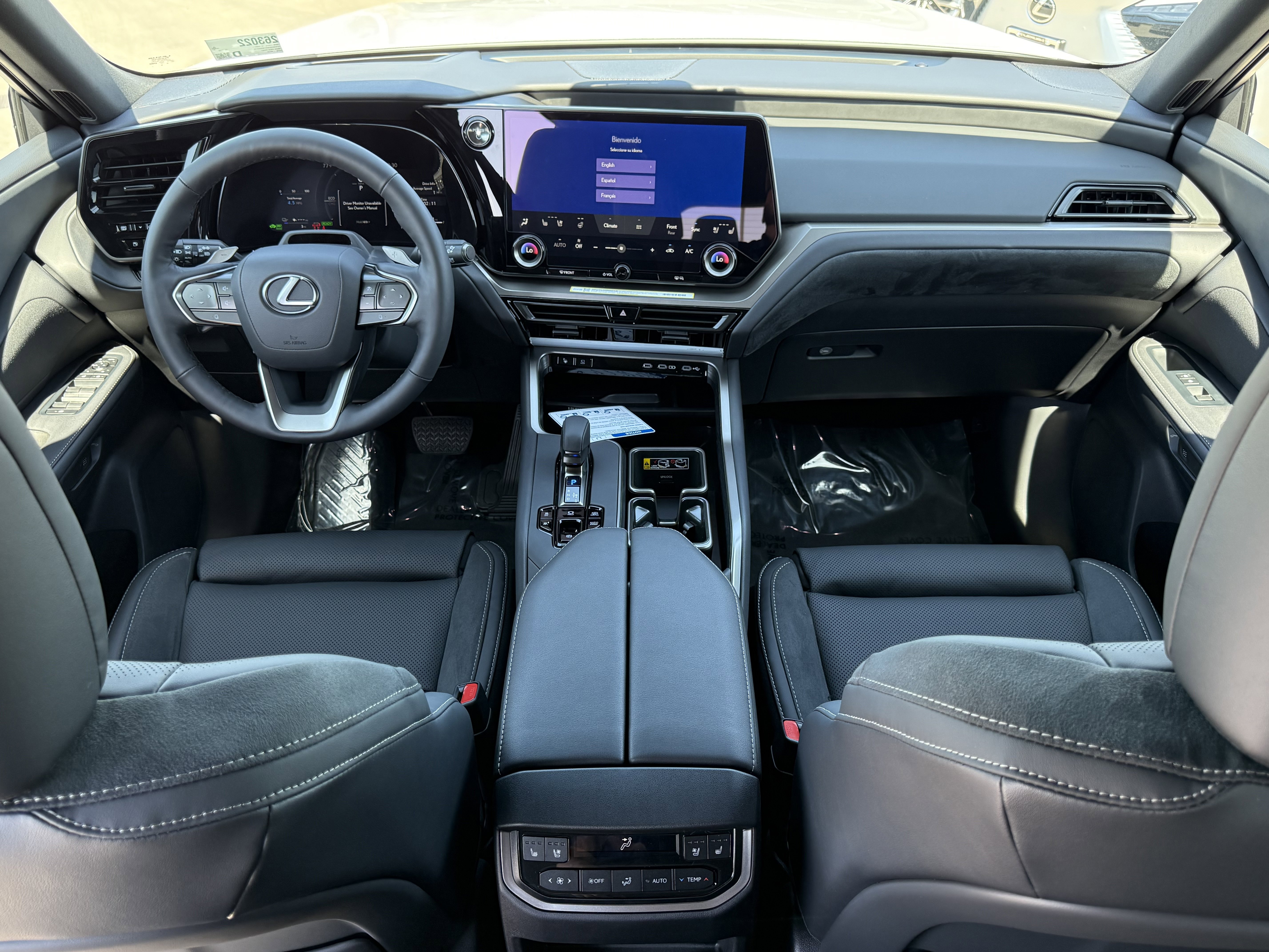 New 2026 Lexus TX 550h AWD Plug-In Hybrid image 27