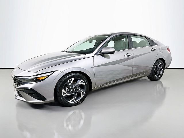 Used 2024 Hyundai Elantra SEL w/ Convenience Package FWD image 3