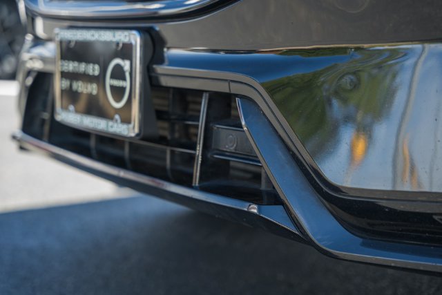 Certified 2024 Volvo XC60 T8 Ultimate w/ Protection Package Premier AWD/4WD image 16