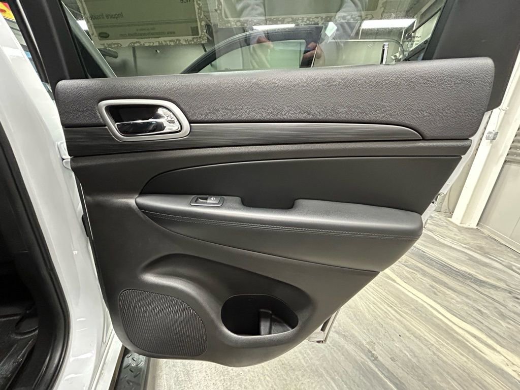 Used 2019 Jeep Grand Cherokee Altitude image 42