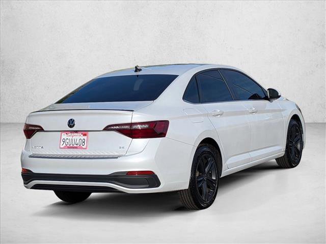 Used 2023 Volkswagen Jetta SE w/ Panoramic Sunroof Package FWD image 5